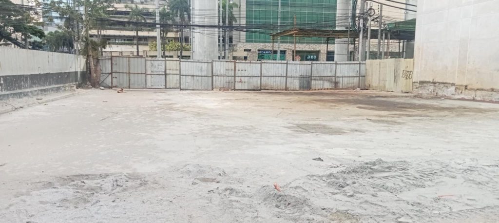 Commercial Lot for Lease  in Quezon City